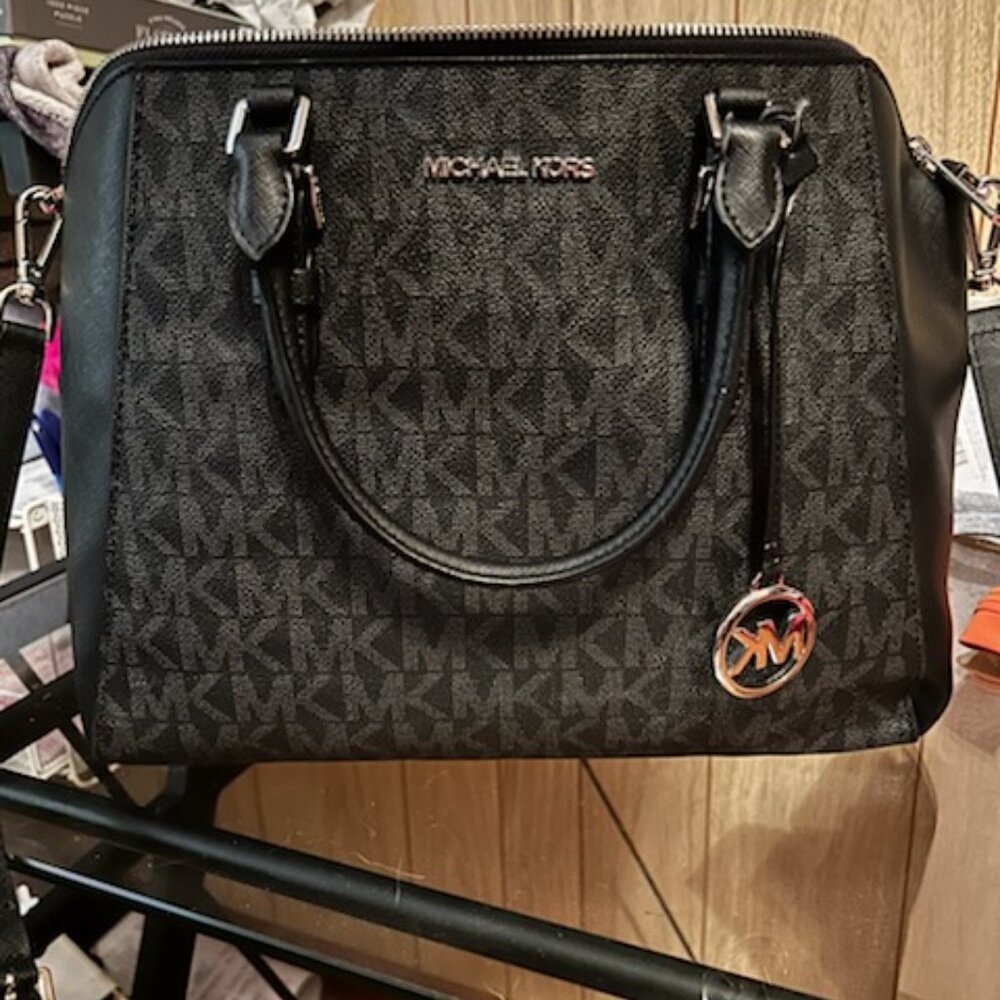 Medium Sized Michael Kors Bag
